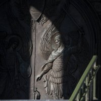 Архангел на входе. :: Николай Галкин 