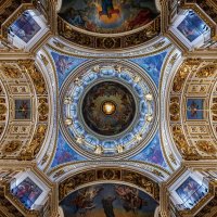 Под сводами Исакия :: Евгений 