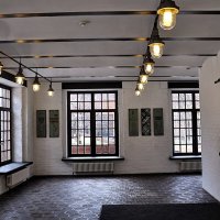 Кассовый зал театра . Сегодня спектакль "Заповедник",,, :: Анатолий Колосов