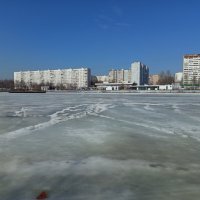 Все еще март в городе :: Андрей Лукьянов