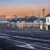 Любимое время в городе. :: Николай 