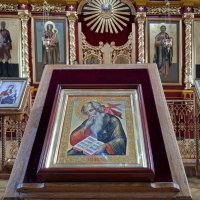 Святыня храма: особо почитаемая икона св.ап.Иоанна. :: ИРЭН@ .