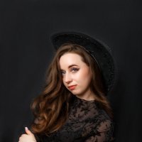 Оля в шляпе :: Алексей Трифонов