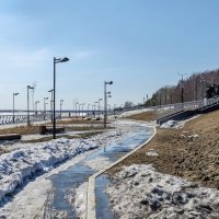 Весенняя набережная :: Виктор Иванович Чернюк