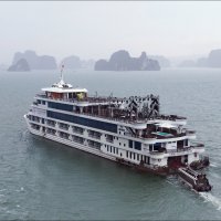 Встречи в Тонкинском заливе... :: Валерий Готлиб