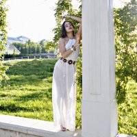 «И жрица в белом одеяньи среди дорических колонн...» (1) :: Игорь Парв «И жрица в белом одеяньи среди дорических колонн...» (1) :: Игорь Парв