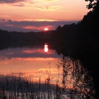 Закат на озере Омчино :: Сергей Сомихин Закат на озере Омчино :: Сергей Сомихин