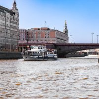 По Москва-реке :: Александр 