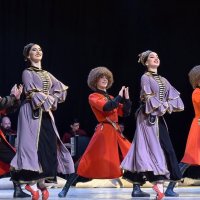 Кавказский танец :: Мариша Тим