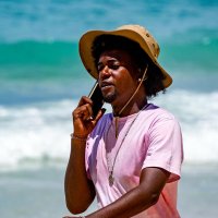 Люди Сейшел. Просто так прохожий, парень темнокожий. :: Алексей Окунеев