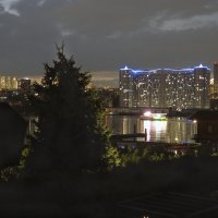 Ночной город с левого берега :: Леонид 