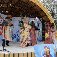 Выступление команд на фестивале снежных скульптур :: Ольга 