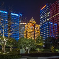 Шанхай вечером(3) :: Сергей Фомичев