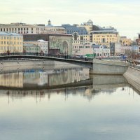 Кадашевская набережная 16 апреля :: Михаил Бибичков