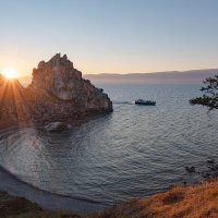 Байкальский закат: игра света и камня :: Сергей Герасимов