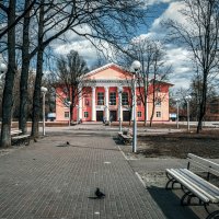 Весна в городе :: Олег Подлесных