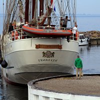 Швартовый примешь? :: В.И 