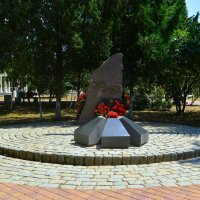 Керчь. Памятник воинам-интернационалистам, погибшим в Афганистане. :: Пётр Чернега