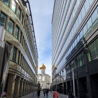 Дорога у храму :: Andrew 