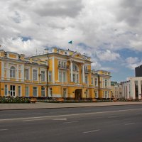 На улицах Уральска :: MILAV V