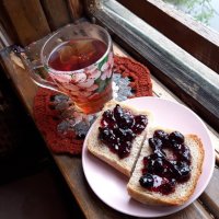 У окна :: Венера Чуйкова