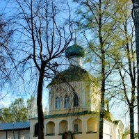 Весенний день в монастыре :: Сергей Кочнев
