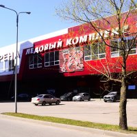 Местный спорткомплекс. :: Василий Палий