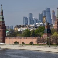 Небоскребы Москва-Сити и башни Московского Кремля :: <<< Наташа >>> Небоскребы Москва-Сити и башни Московского Кремля :: <<< Наташа >>>