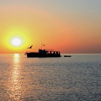 Восхождение солнца на море :: Виктор Журавлев 
