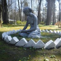 Каменная девушка :: Елена Сухорученкова