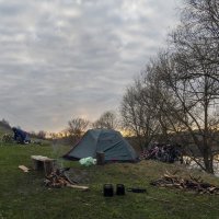 Лагерь еще спит,но я с Павлом дежурим сегодня и приготовим кашу :: Сергей Цветков