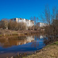 Весна на речке в городе :: Александр Синдерёв