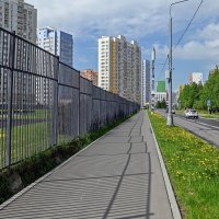 Вдоль по улице :: Валерий Иванович
