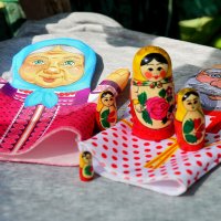 Бабушка  рядышком с дедушкой :: Юрий Гайворонскiий