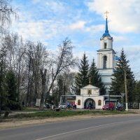 Мимо храма :: Сергей Цветков Мимо храма :: Сергей Цветков