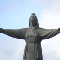 Монумент Матери-Покровительницы на историческом холме над Чебоксарском заливом. :: ИРЭН@ . Монумент Матери-Покровительницы на историческом холме над Чебоксарском заливом. :: ИРЭН@ .