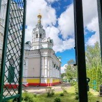 Храм в пос Цюрупы :: Елена Семигина