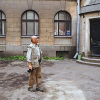 Заблудится в питерских дворах легко.... :: Магомед .