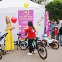 Детский костюмированный праздник :: Виктор Никитенко
