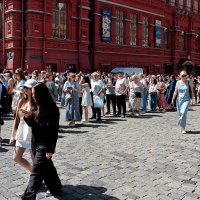 Книголюбы под палящим солнцем. :: Татьяна Помогалова Книголюбы под палящим солнцем. :: Татьяна Помогалова