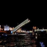 Санкт-Петербург. Ночная прогулка по Неве. :: Yuri Chudnovetz Санкт-Петербург. Ночная прогулка по Неве. :: Yuri Chudnovetz