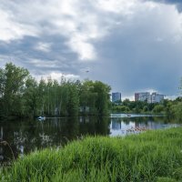 Отдых на Парковом озере :: Александр Синдерёв