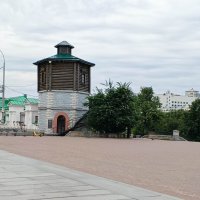 Водонапорная башня на Плотинке :: Любовь Сахарова