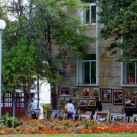 ..вернисаж художников в Сандански на пешеходной улице Македония.. :: galalog galalog
