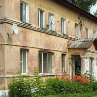 Дом с колоннами из прошлого века :: Михаил Столяров