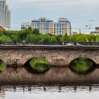Каменный мост :: Любовь Сахарова Каменный мост :: Любовь Сахарова