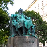 Памятник Иоганну Вольфгангу Гёте :: Сергей Сомихин Памятник Иоганну Вольфгангу Гёте :: Сергей Сомихин