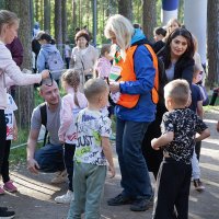 Детский забег в парке Сосновка. :: Лилия * Детский забег в парке Сосновка. :: Лилия *