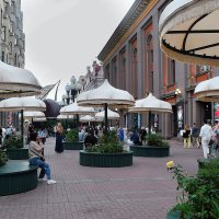 Зона отдыха у Дома Актёра. :: Татьяна Помогалова