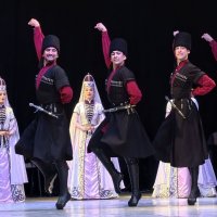 Из серии Кавказские танцы :: Мариша Тим Из серии Кавказские танцы :: Мариша Тим